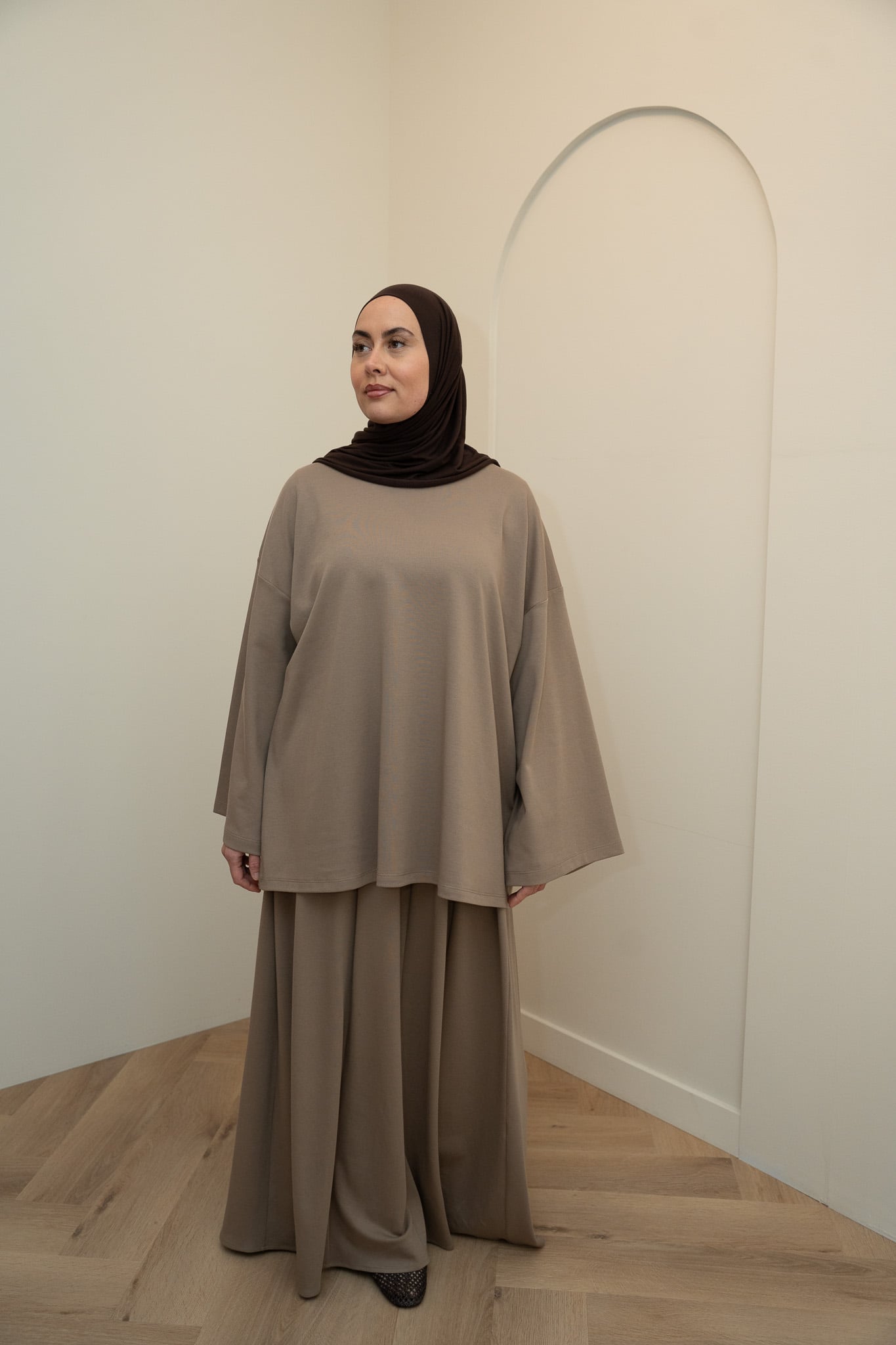 SKIRT SET LONGSLEEVE COTTON TOP - TAUPE - Afbeelding 3